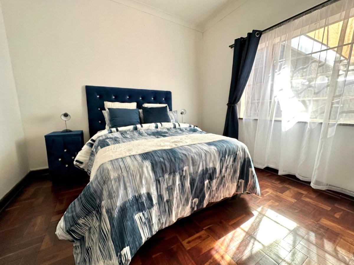 Blue Lantern Bed And Breakfast Kempton Park Exterior foto