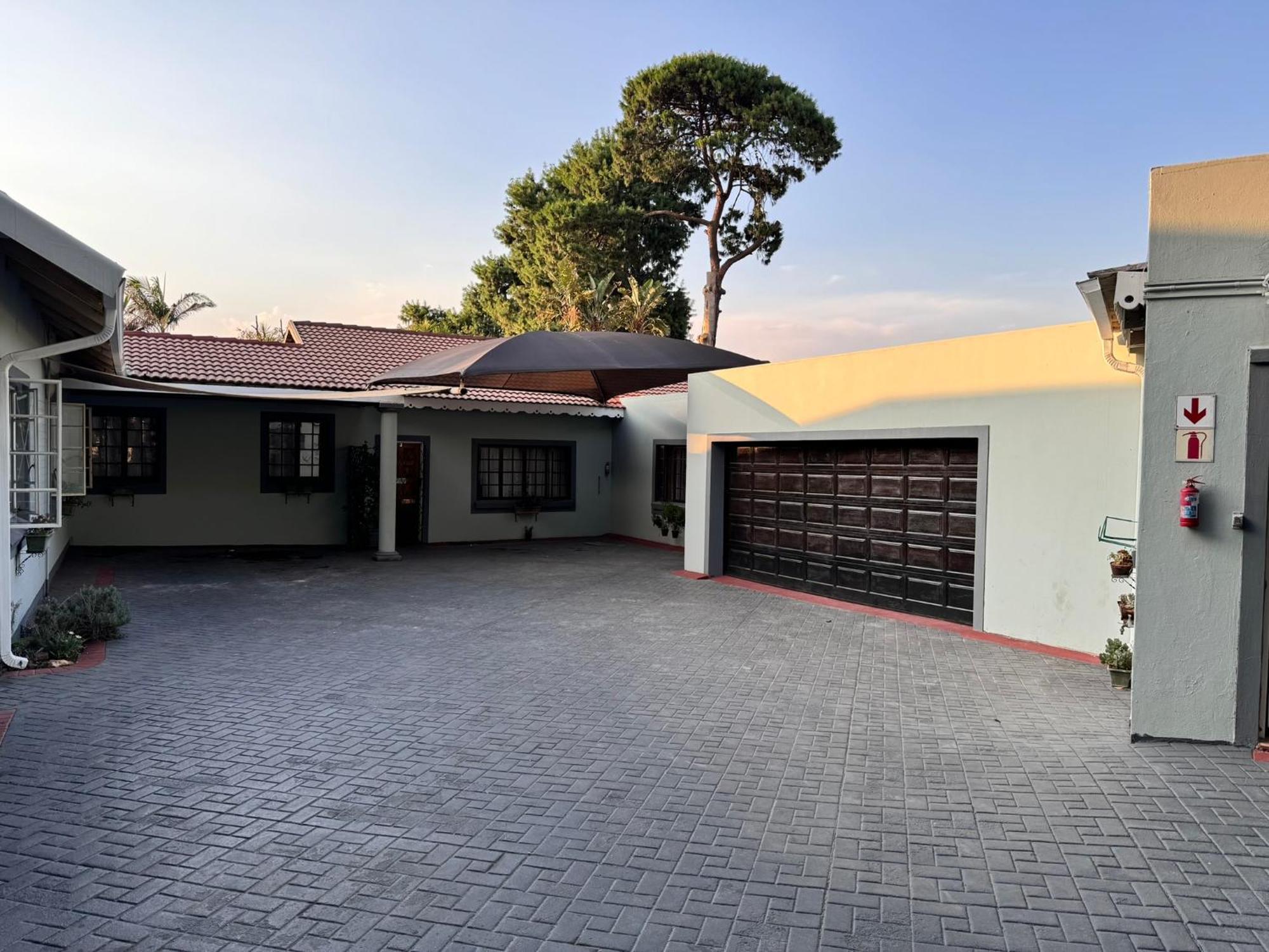 Blue Lantern Bed And Breakfast Kempton Park Exterior foto