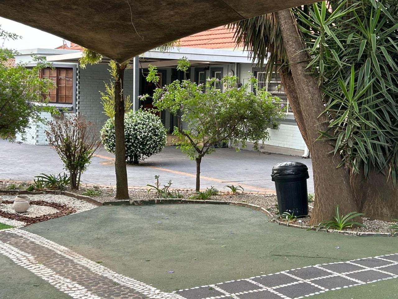 Blue Lantern Bed And Breakfast Kempton Park Exterior foto