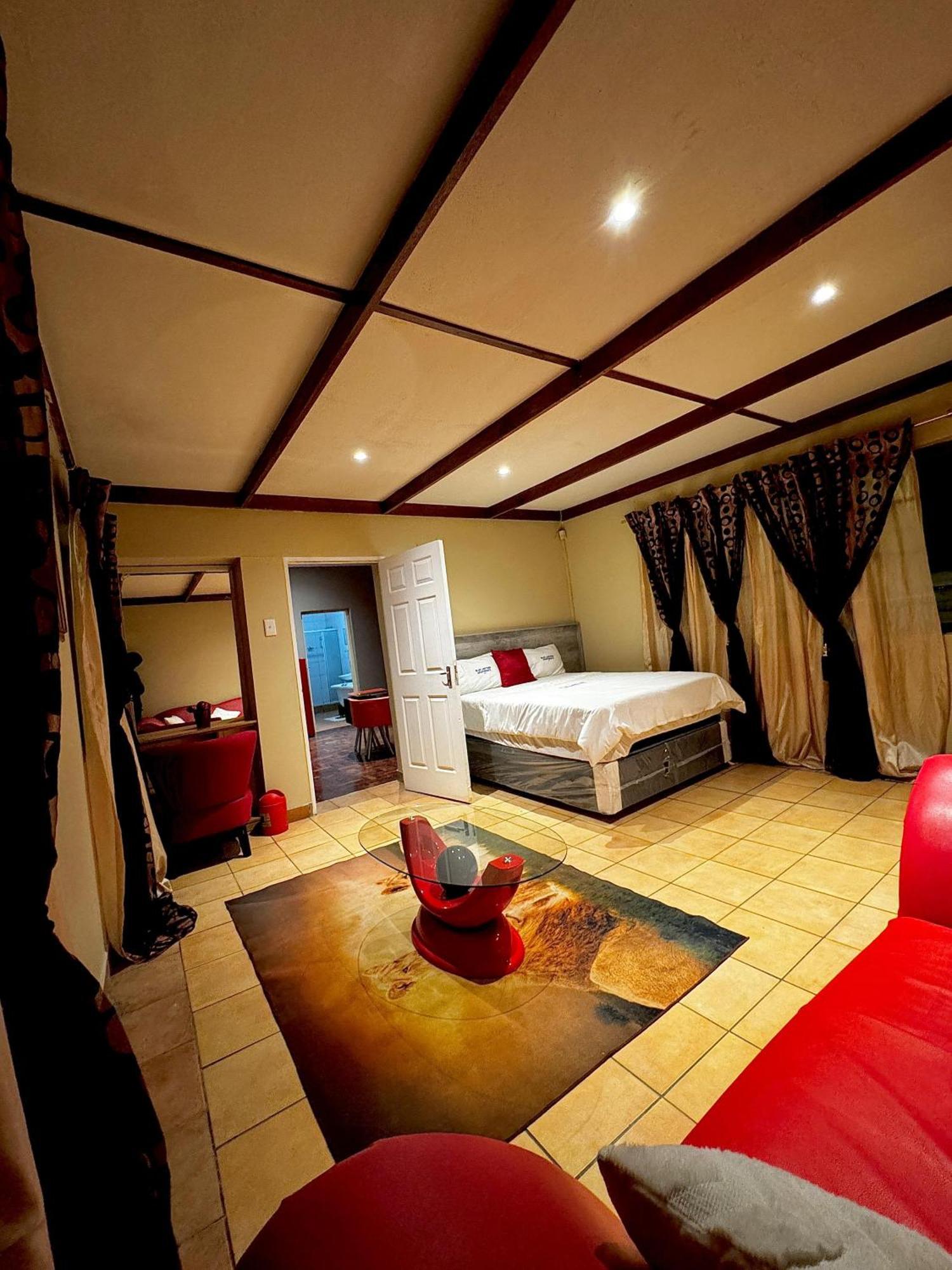 Blue Lantern Bed And Breakfast Kempton Park Exterior foto